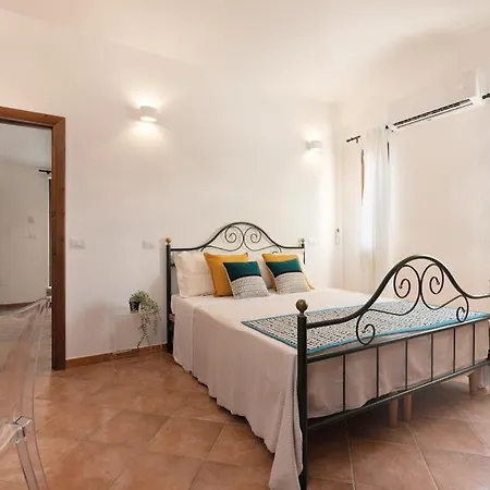 Su Scannu - Stylish With Lounge Terrace Apartamento Quartu SantʼElena